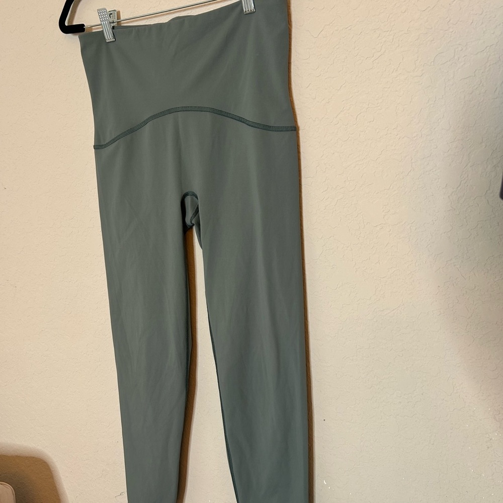SPANX booty boost 7/8 leggings size large